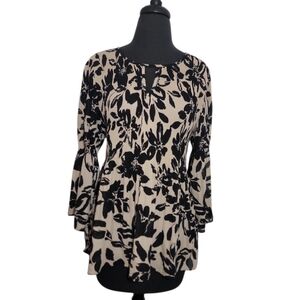 Ninety Clothing Co. black cream floral print pleated top size mefium